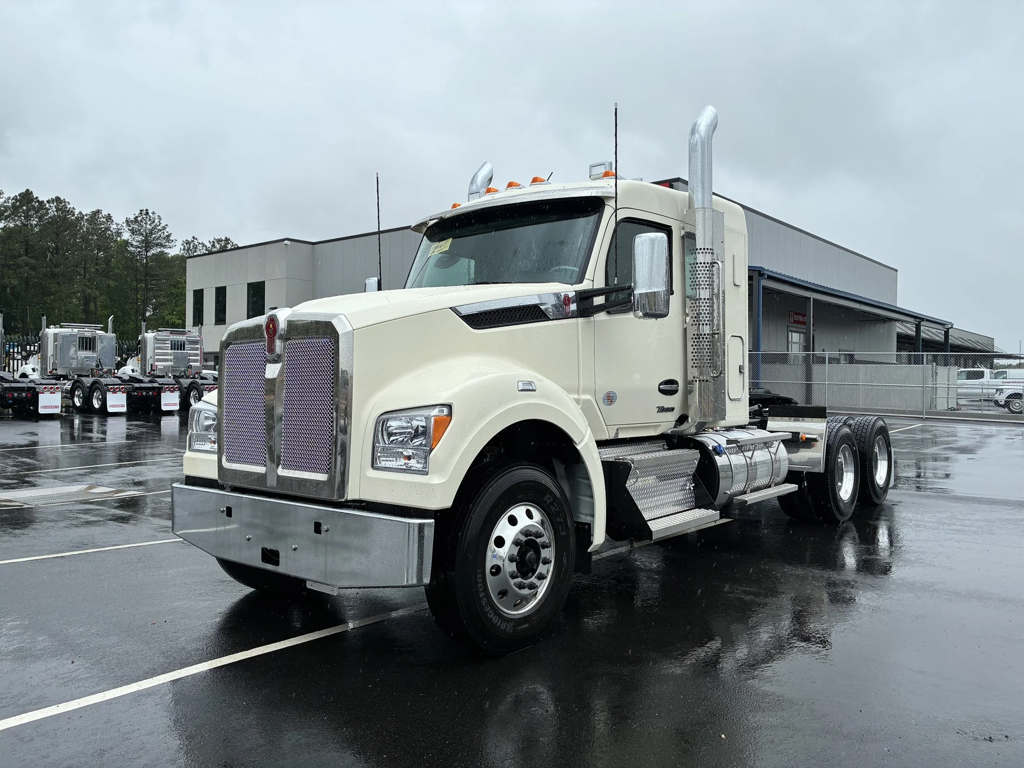 2027 Kenworth T880 in Ashland, VA