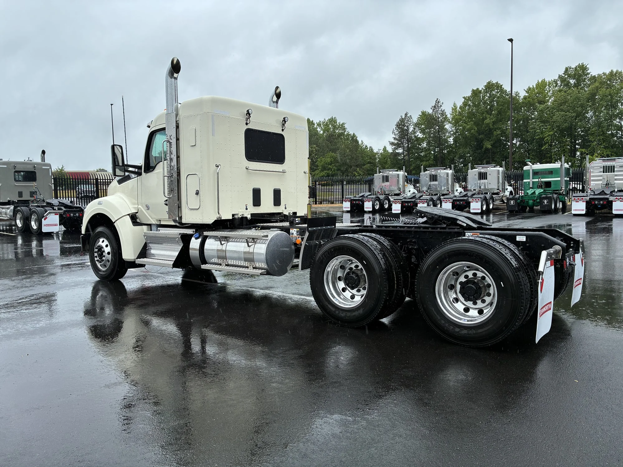 2027 Kenworth T880 in Ashland, VA — photo 5