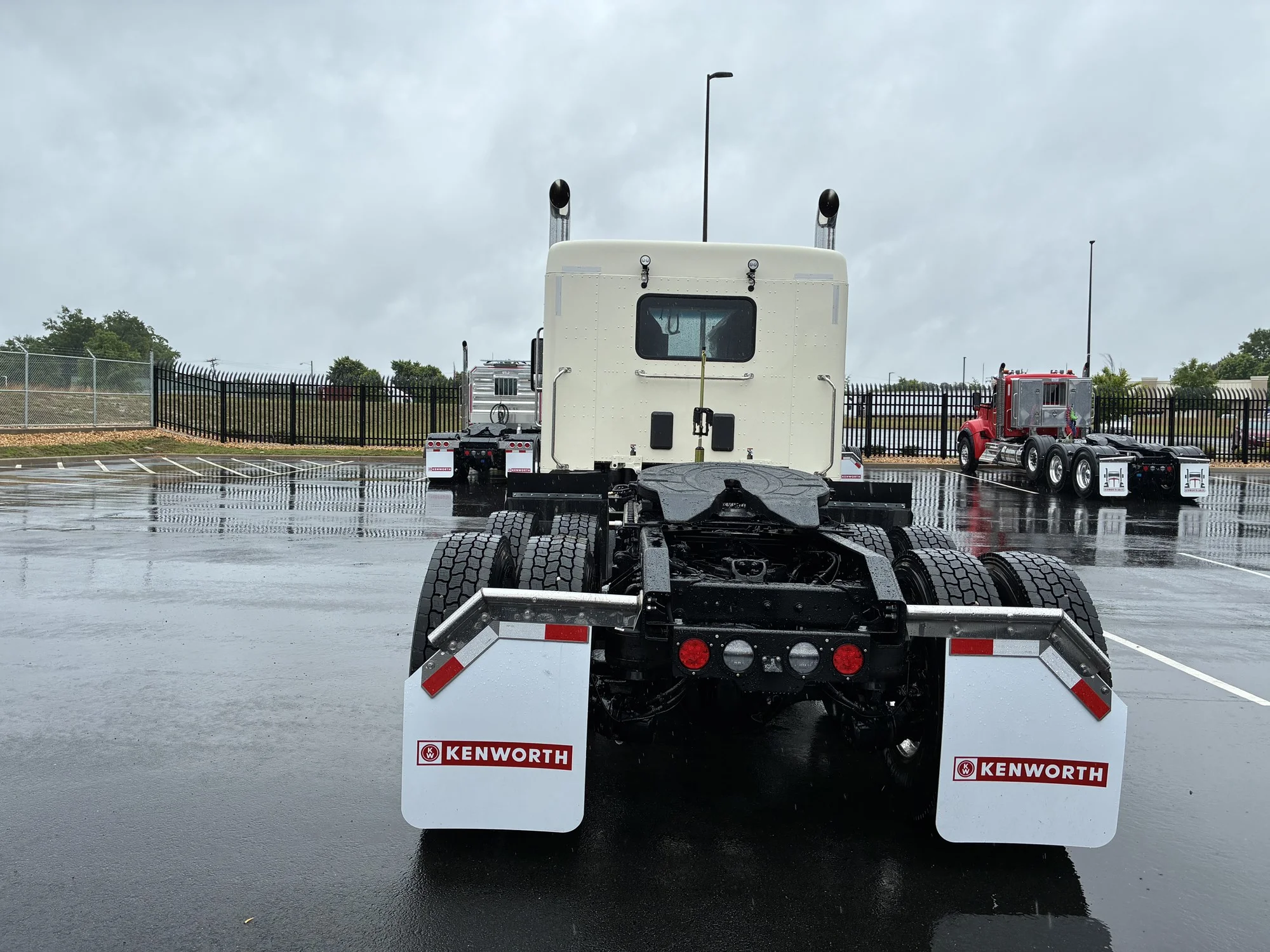 2027 Kenworth T880 in Ashland, VA — photo 3