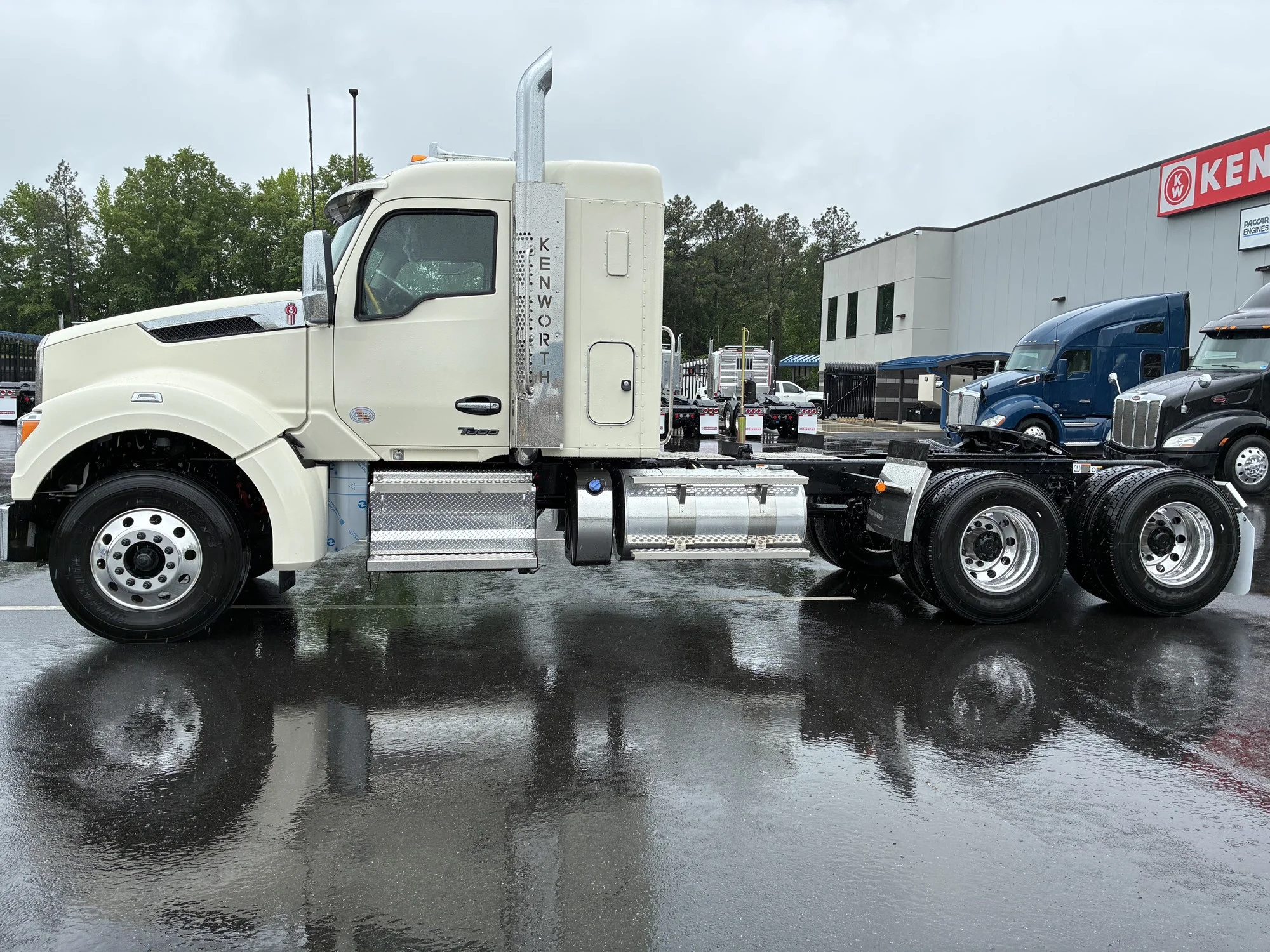 2027 Kenworth T880 in Ashland, VA — photo 2