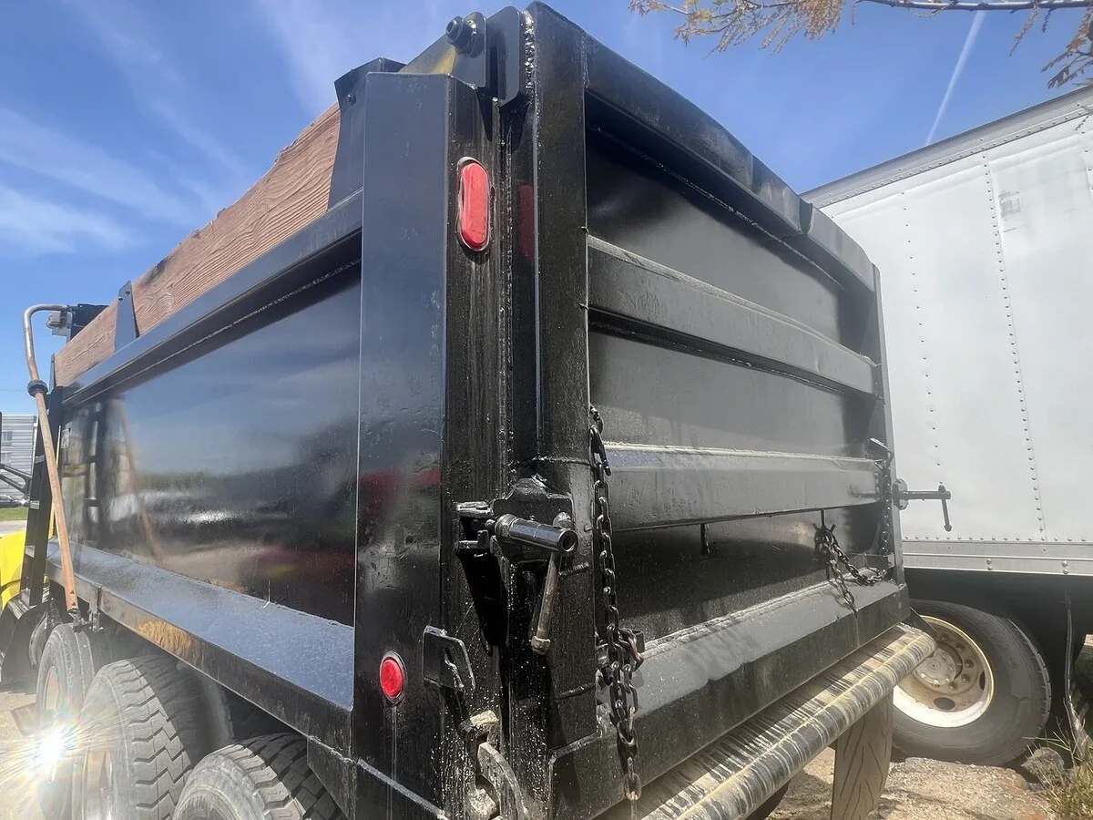 2017 Peterbilt 567 - image 9