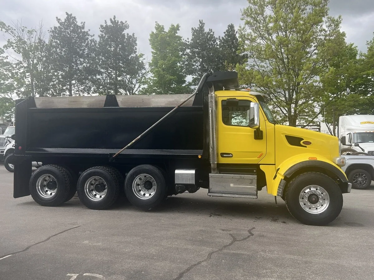 2017 Peterbilt 567 in Manchester, NH — photo 2