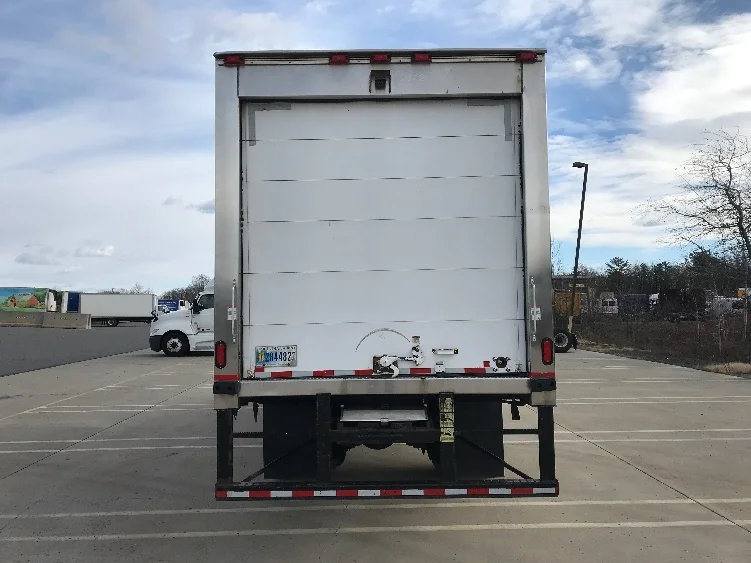 2020 Freightliner M2 106 - image 7