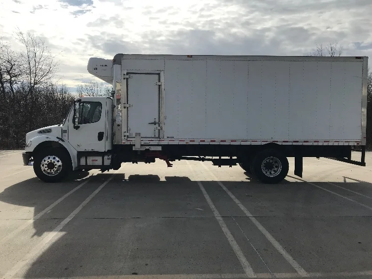 2020 Freightliner M2 106 - image 4