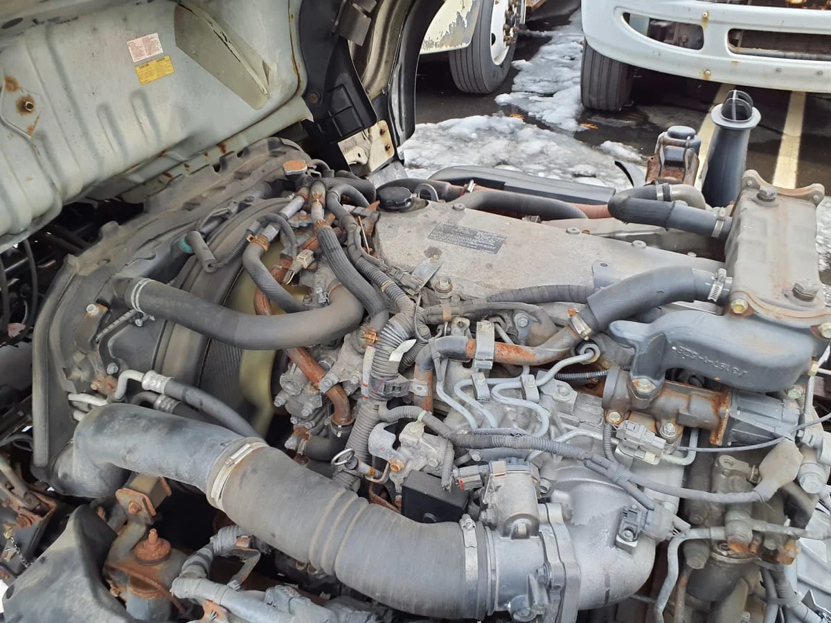 2017 Isuzu NPR - image 9