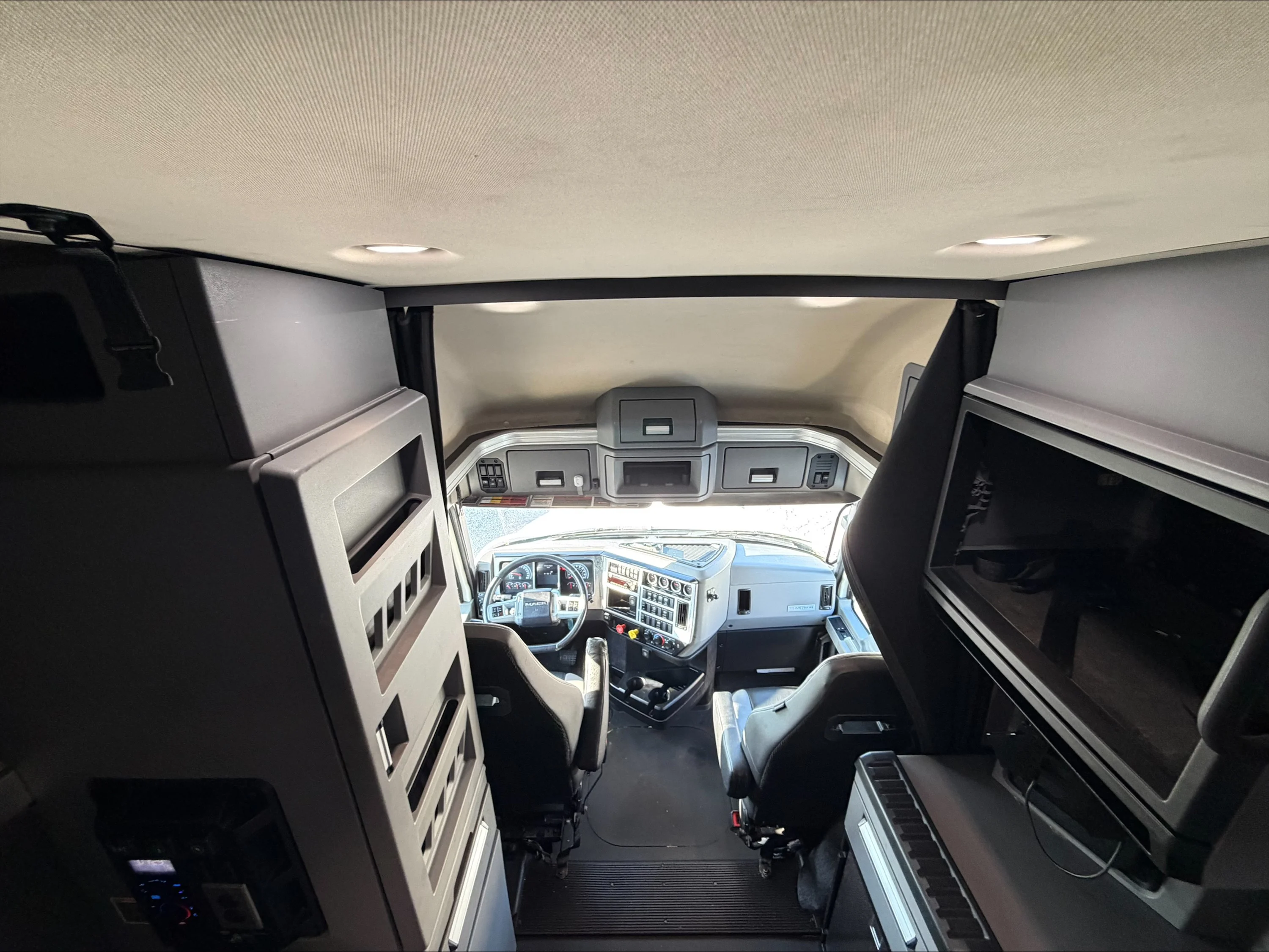 2019 Mack Anthem in SAVANNAH, GA — photo 13