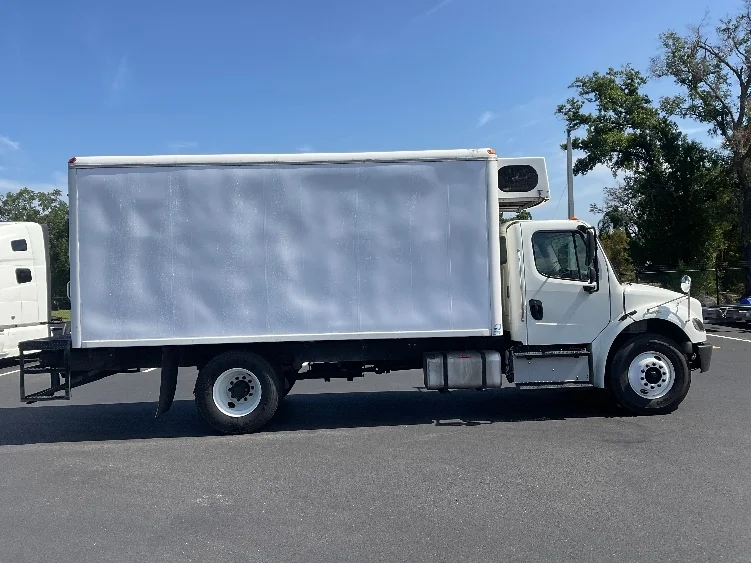 2017 Freightliner eM2 in Tampa, FL — photo 7