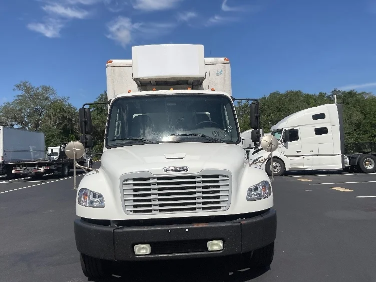 2017 Freightliner eM2 in Tampa, FL — photo 2