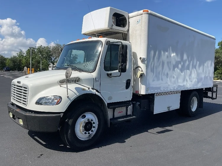 2017 Freightliner eM2 in Tampa, FL — photo 3