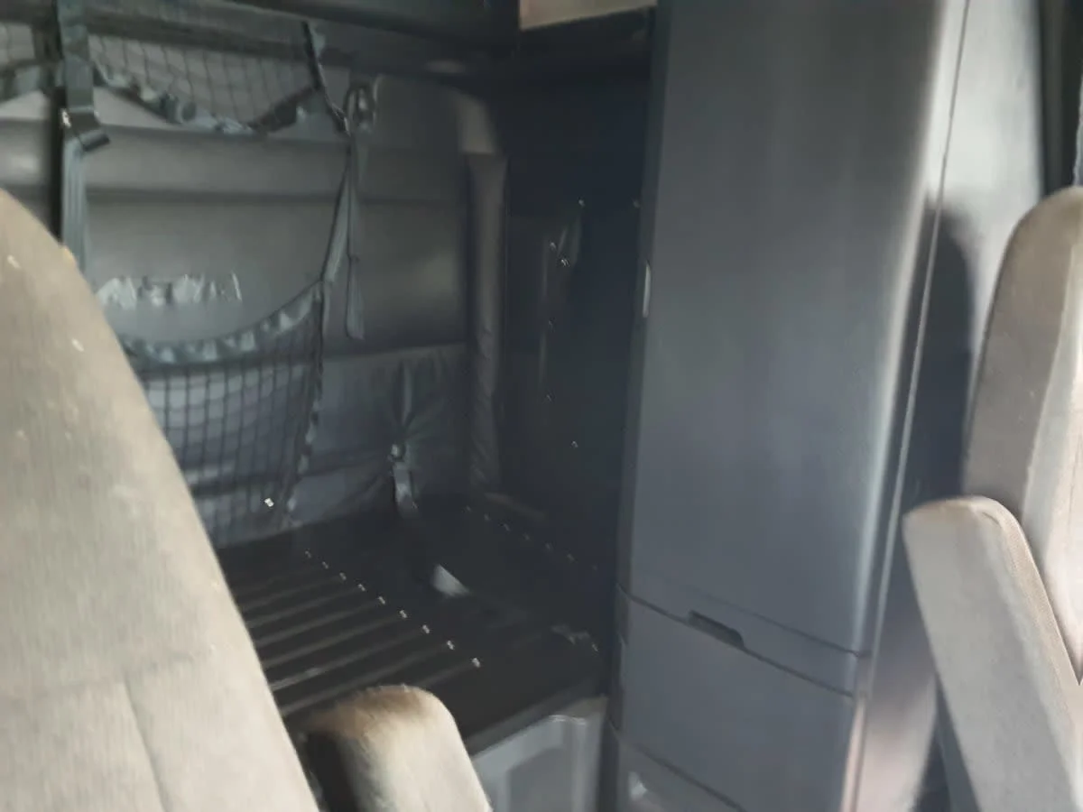 2023 Freightliner Cascadia in Indianapolis, IN — photo 11