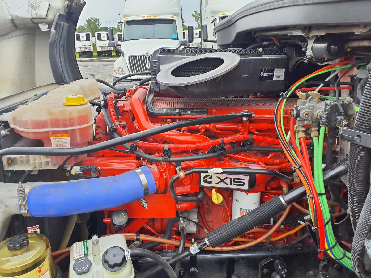 2023 Freightliner Cascadia in Indianapolis, IN — photo 9
