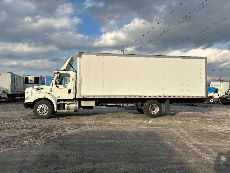 2021 Freightliner M2 112 in Indianapolis, IN — photo 4