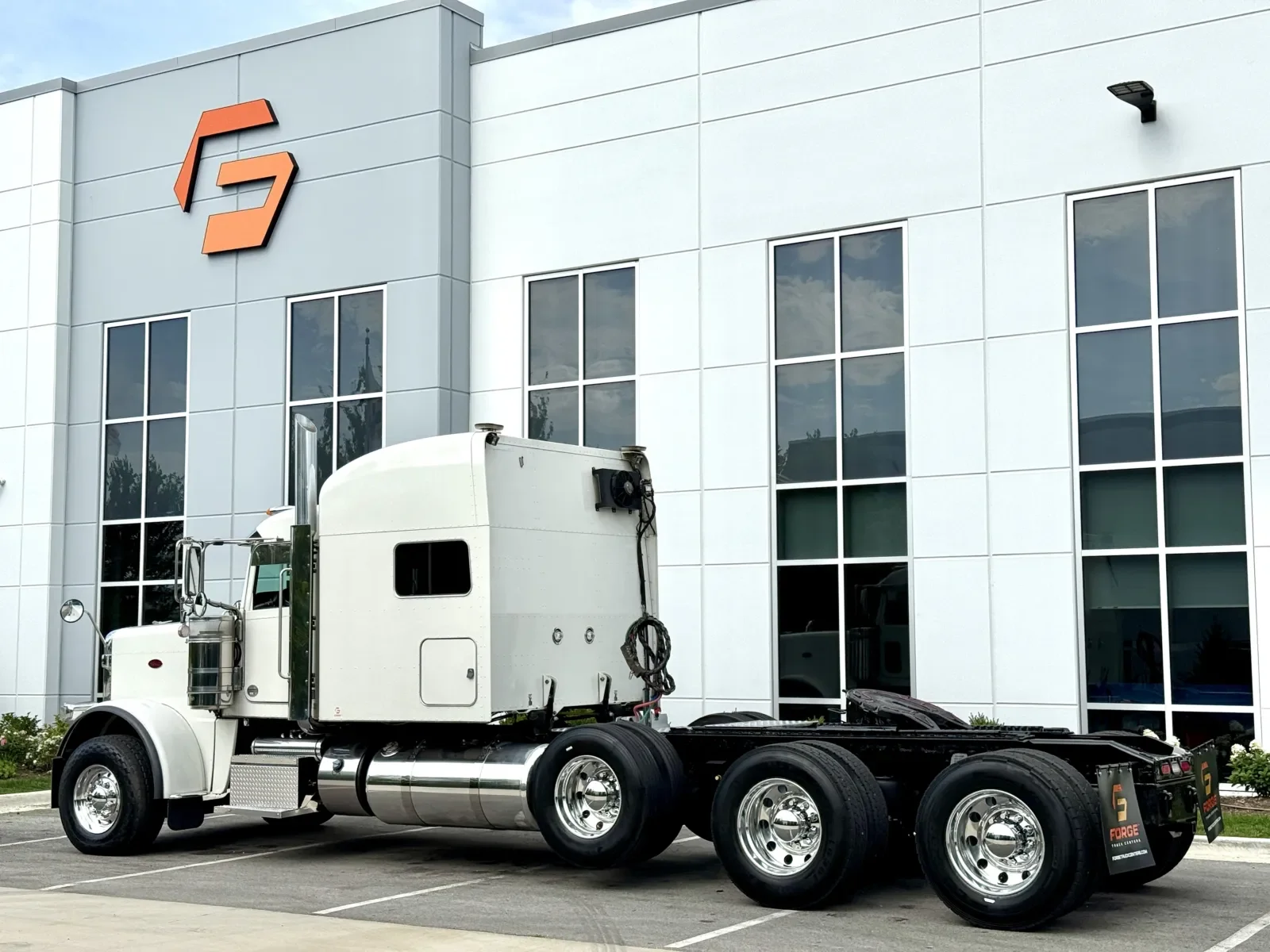 2020 Peterbilt 389 in New Lenox, IL — photo 6