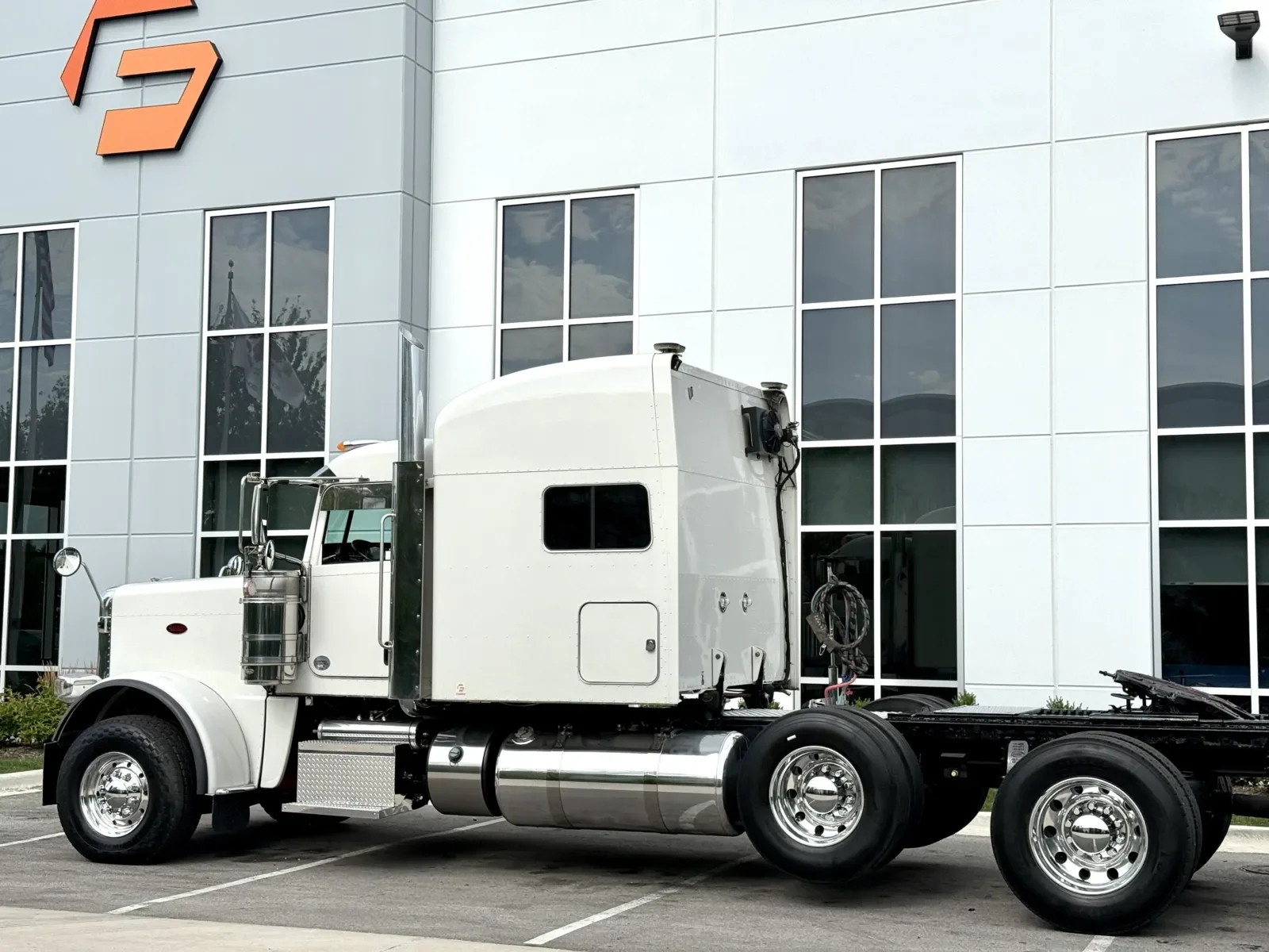 2020 Peterbilt 389 in New Lenox, IL — photo 8