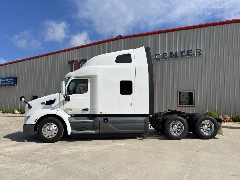 2021 Peterbilt 579 in Greensboro, NC — photo 4