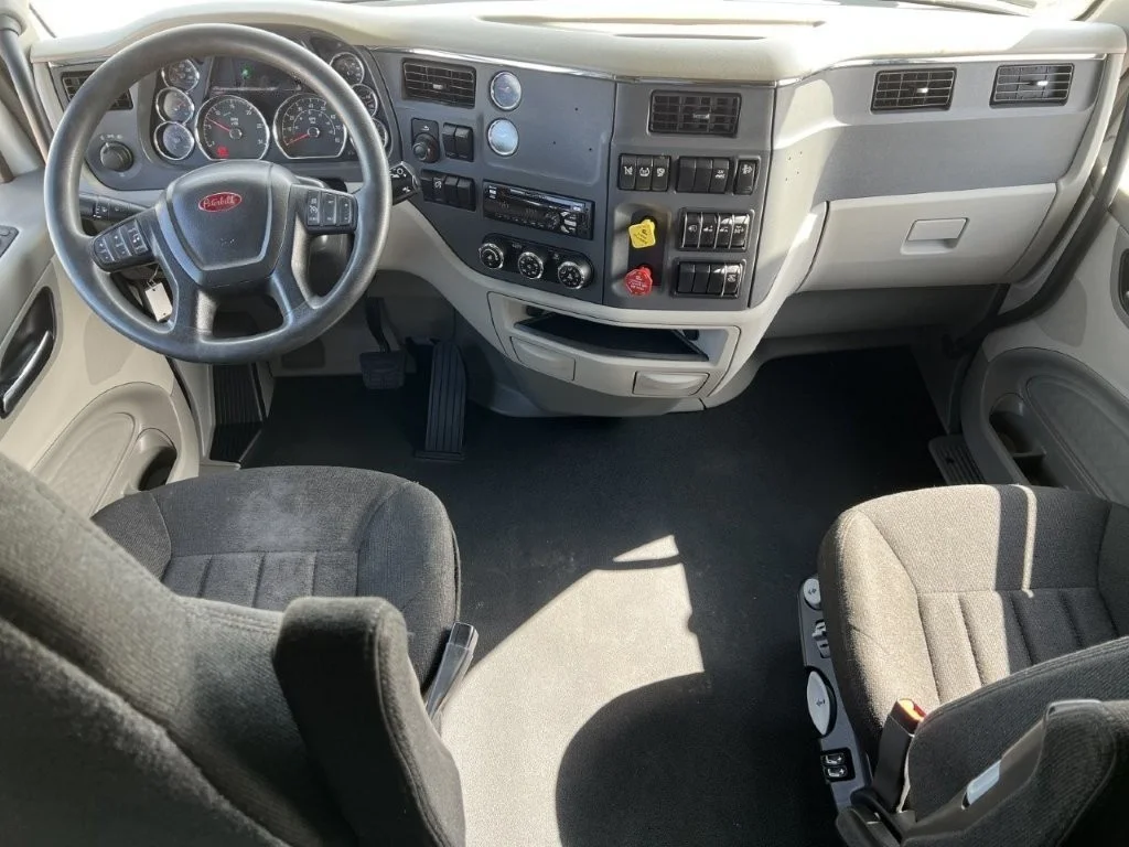 2021 Peterbilt 579 in Greensboro, NC — photo 14