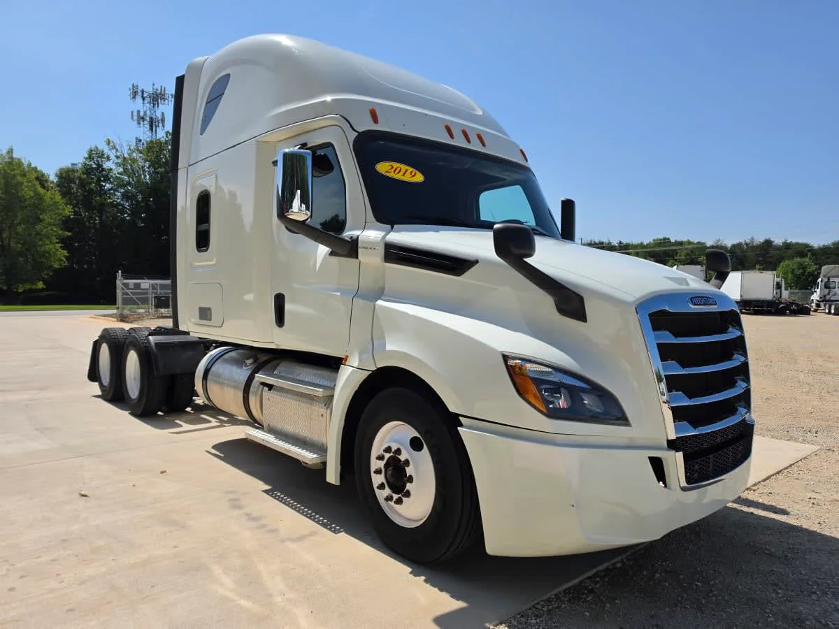 2019 Freightliner Cascadia in Greensboro, NC — photo 3