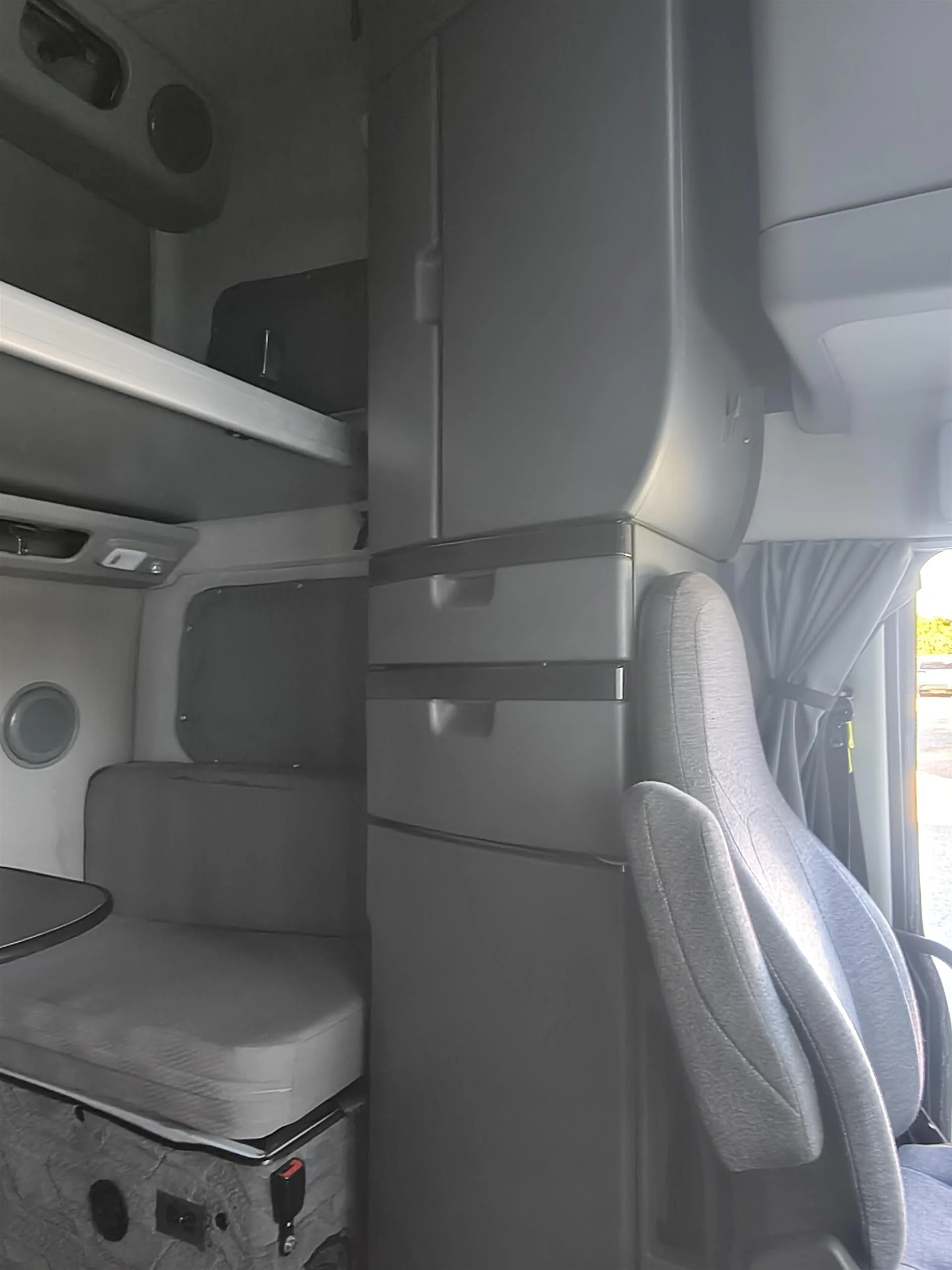 2024 Volvo VNL 860 - image 14