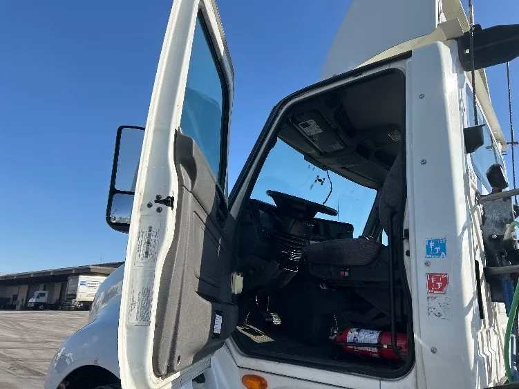 2020 International LT in La Porte, IN — photo 9
