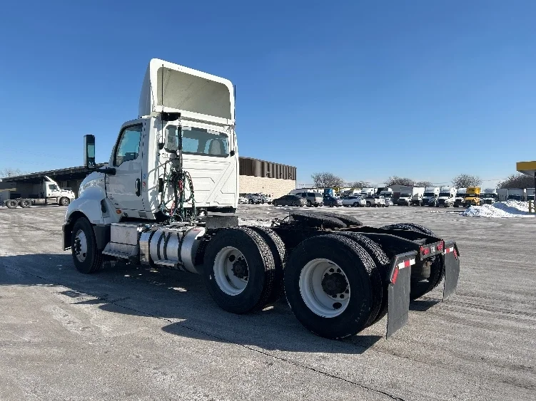 2020 International LT - image 5