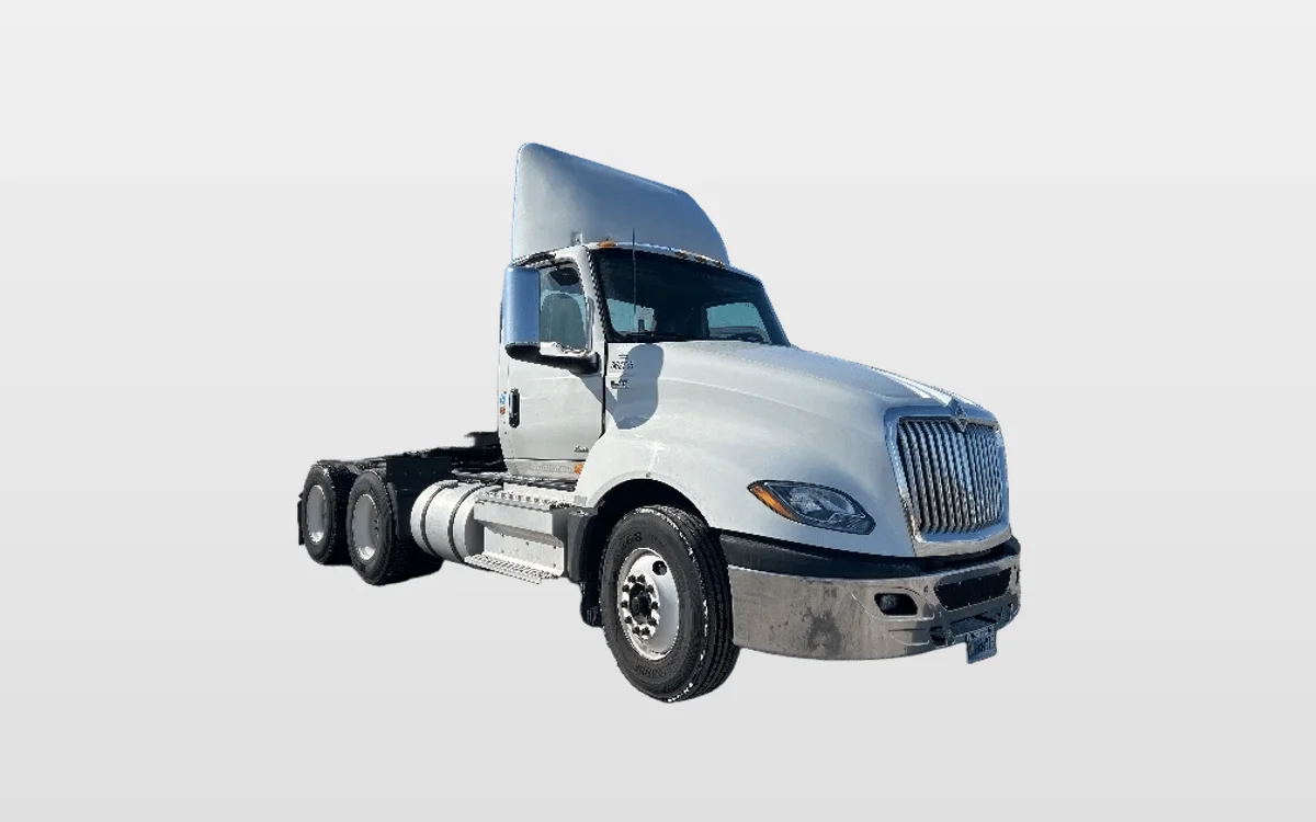 2020 International LT - image 1