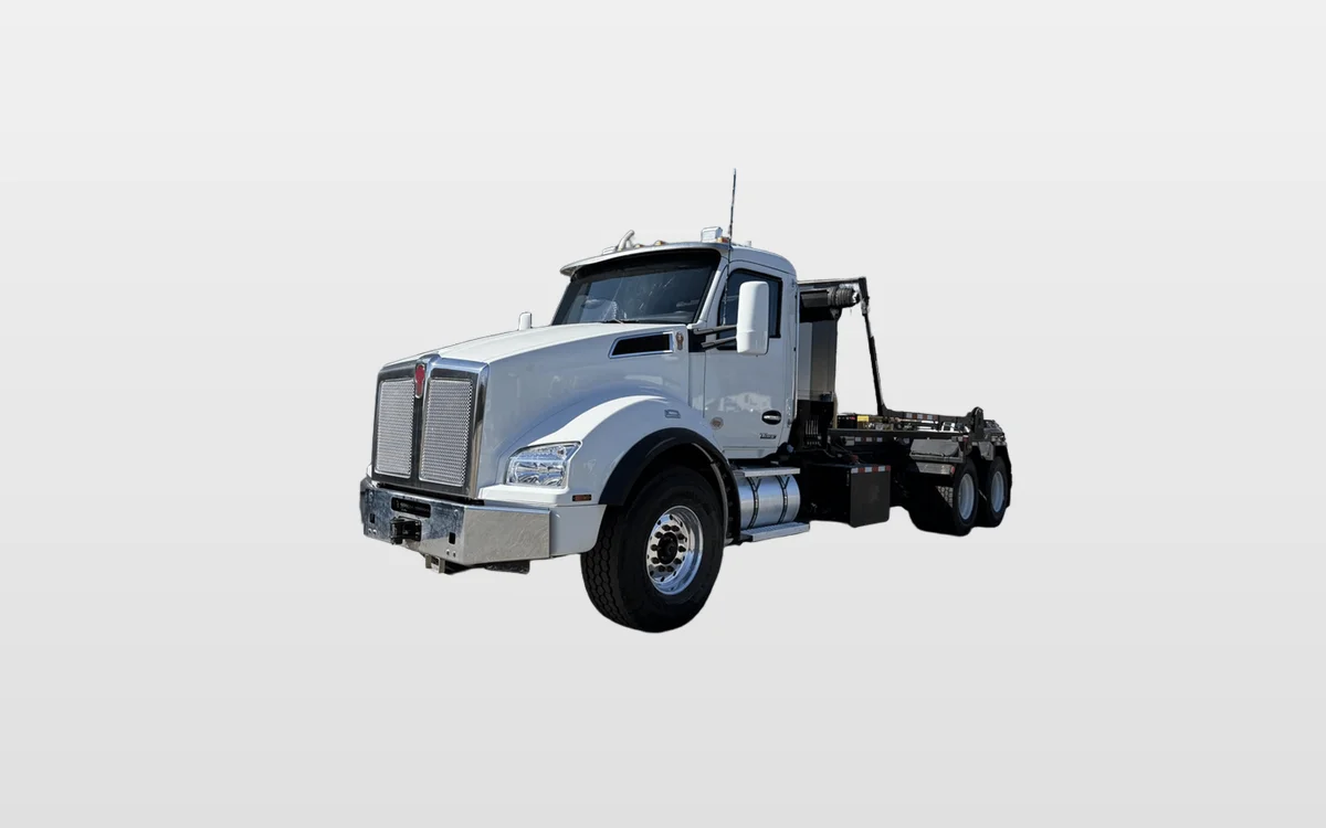 2025 Kenworth T880 - image 1
