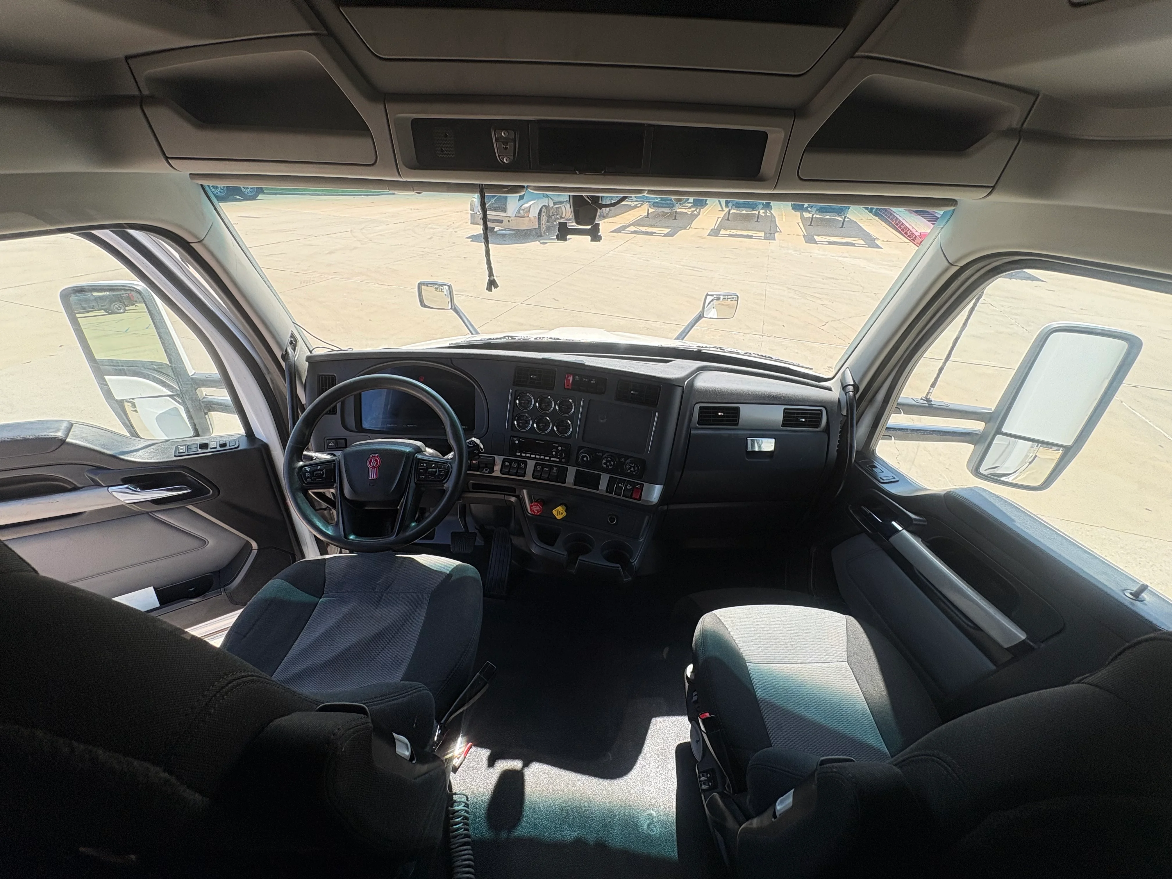 2022 Kenworth T680 in Shreveport, LA — photo 13