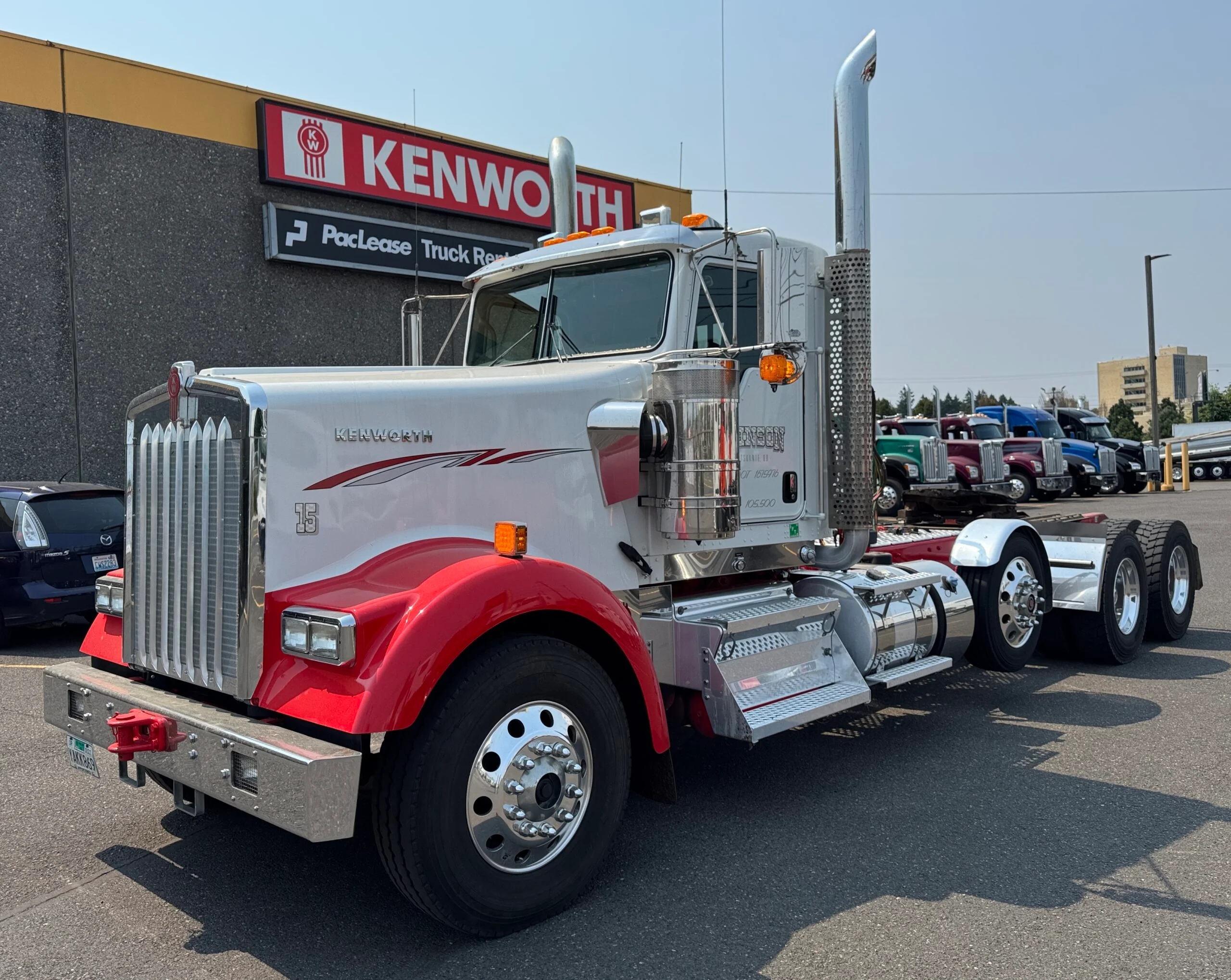 2025 Kenworth W900