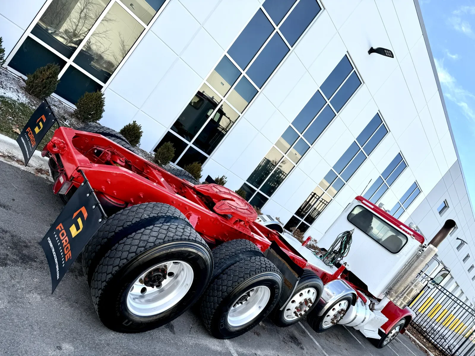 2017 Peterbilt 389 - image 11