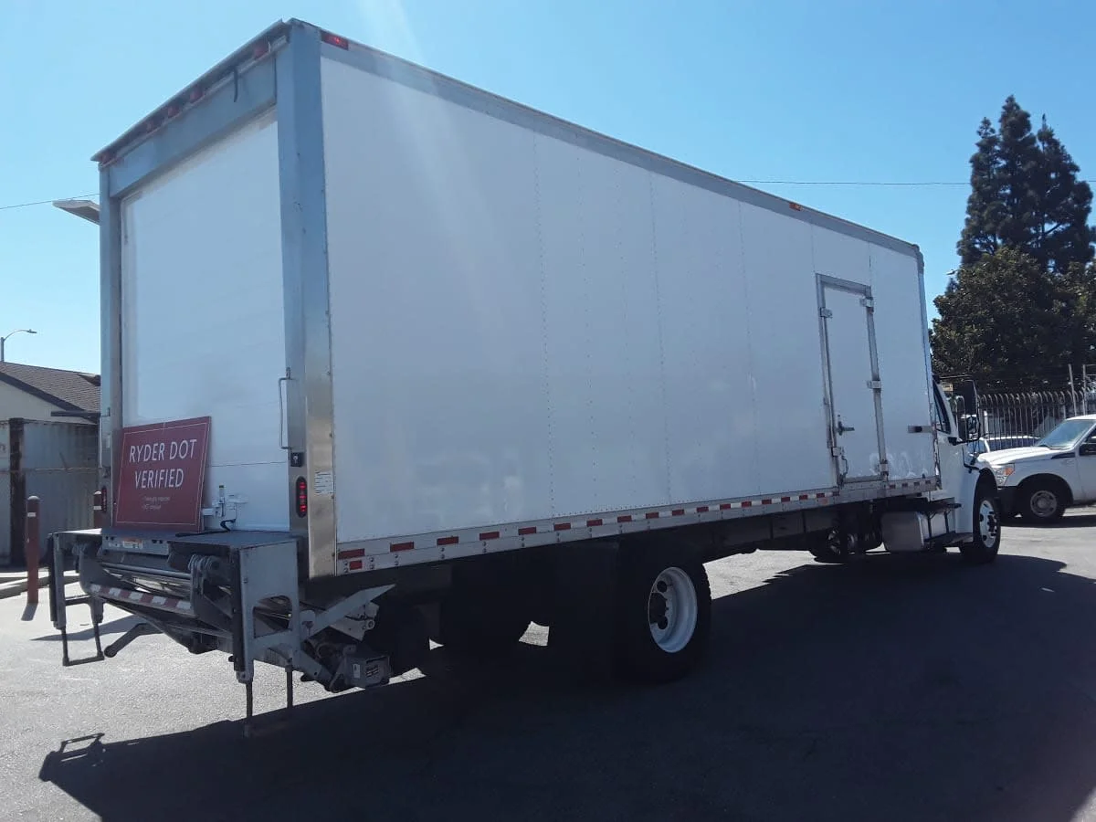2018 Freightliner M2 106 in Montebello, CA — photo 4
