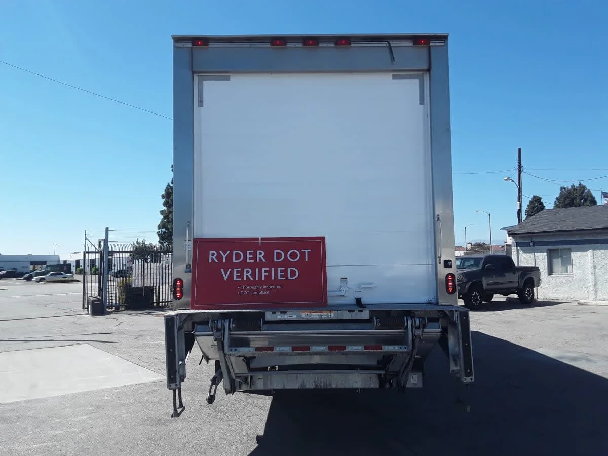 2018 Freightliner M2 106 in Montebello, CA — photo 5