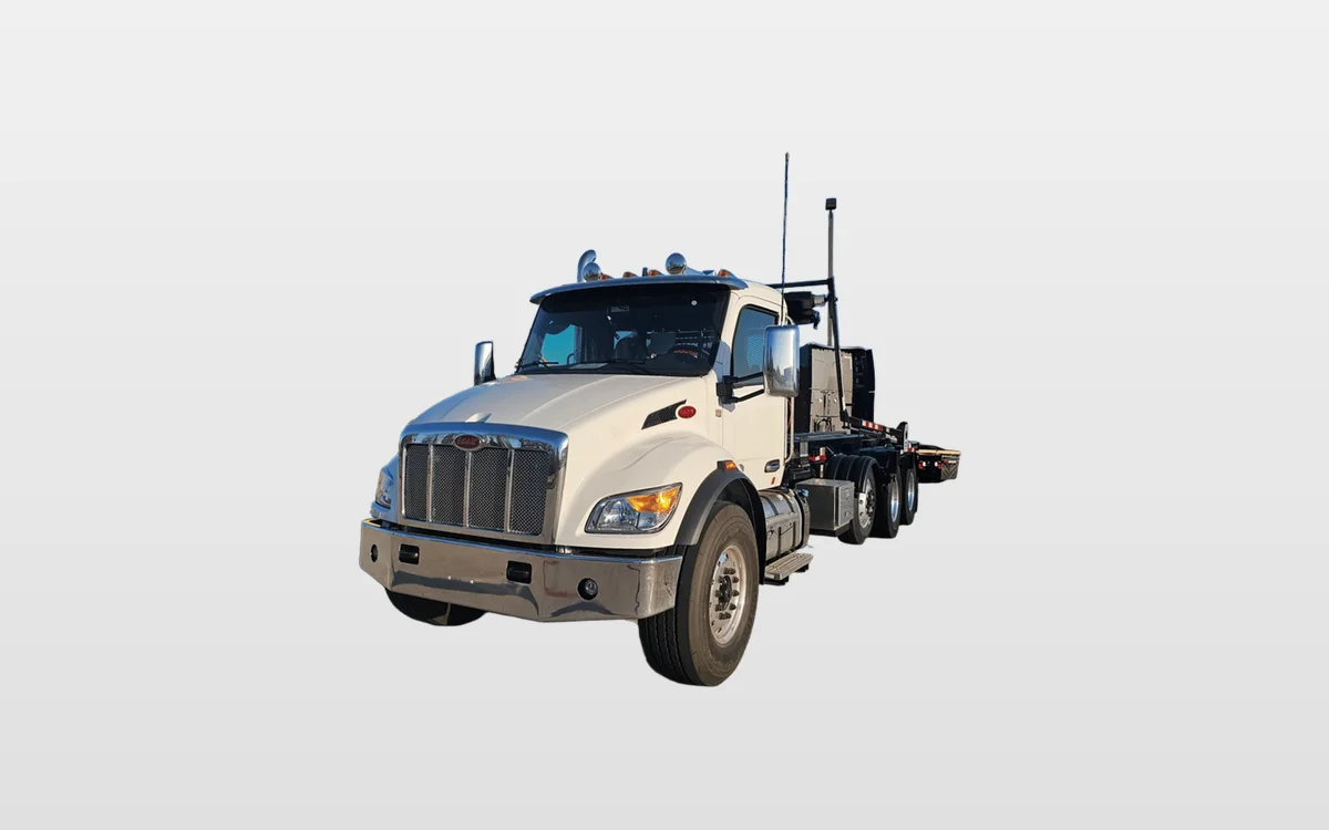 2025 PETERBILT 548 - image 1