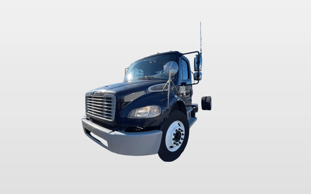 2018 Freightliner M2 106 - image 1