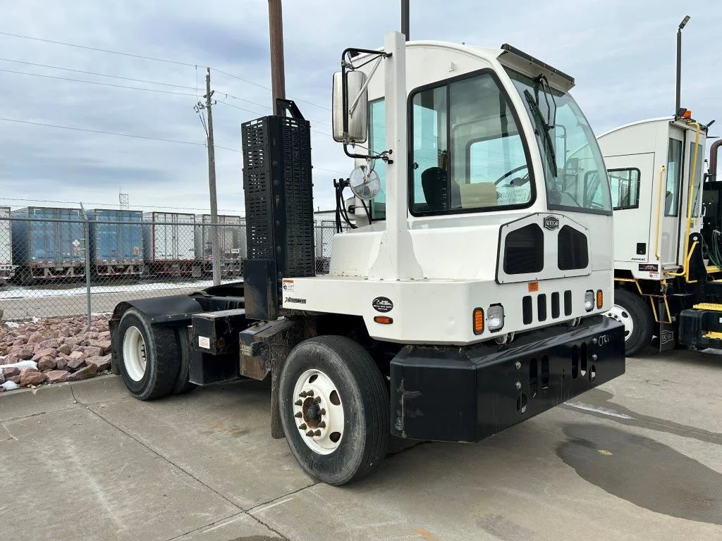 2019 Autocar in Council Bluffs, IA — photo 2