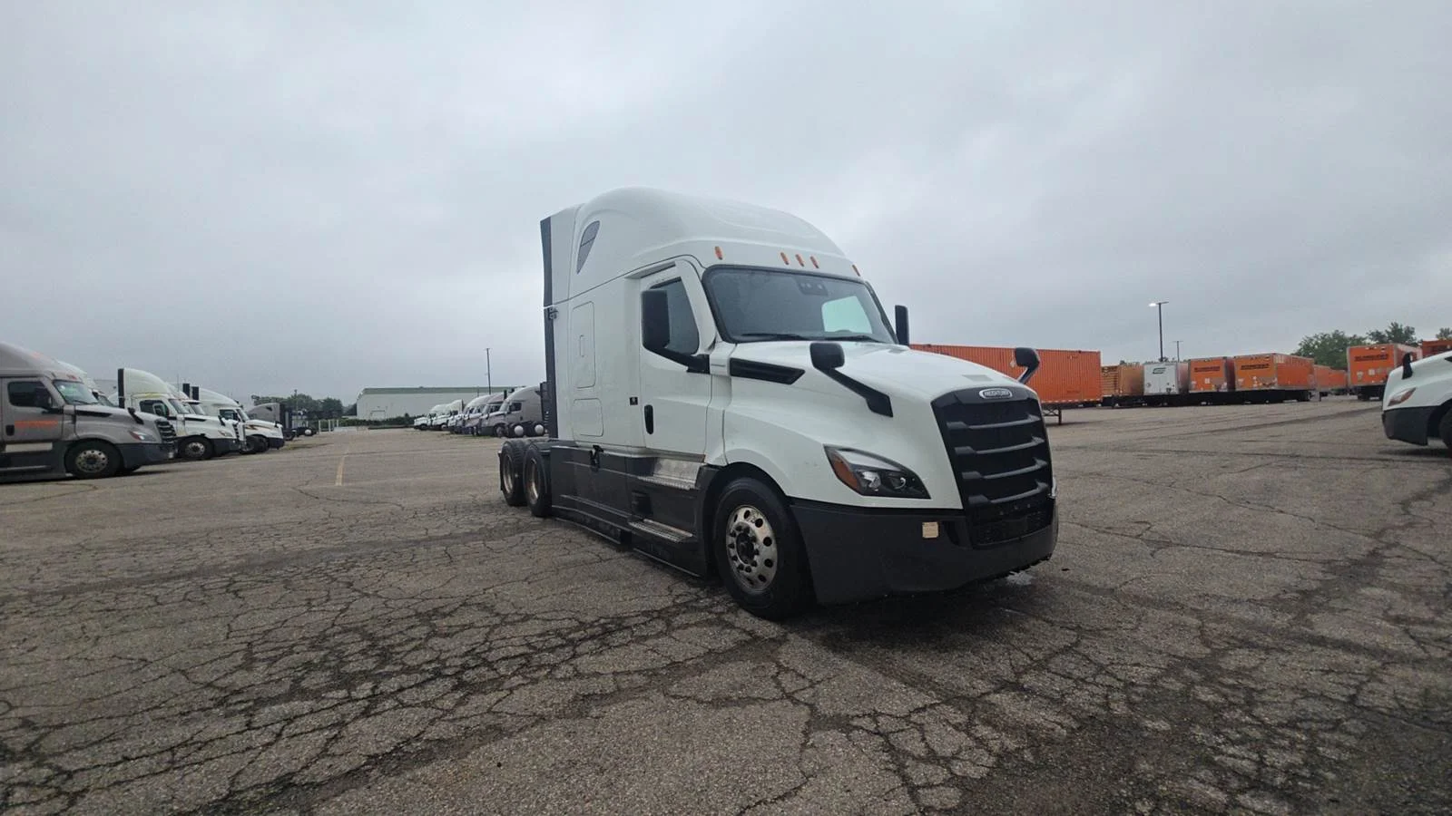 2023 Freightliner Cascadia in Columbus, OH
