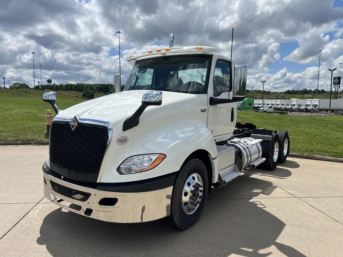 2025 International LT in Dubuque, IA