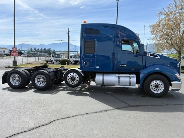 2019 Kenworth T680 - image 6