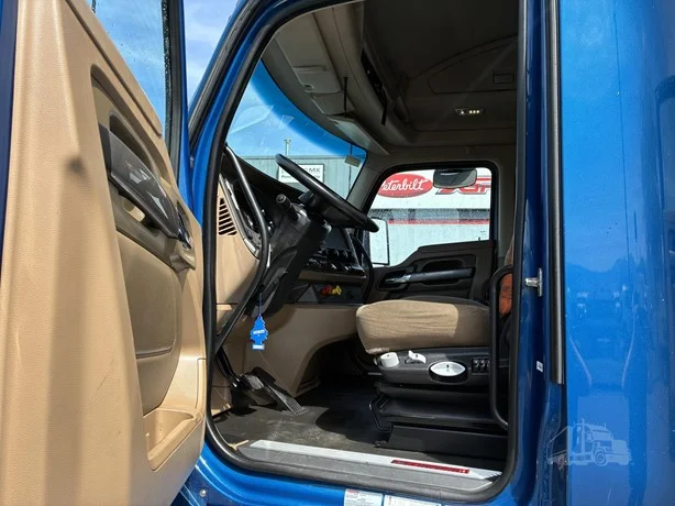 2019 Kenworth T680 - image 14