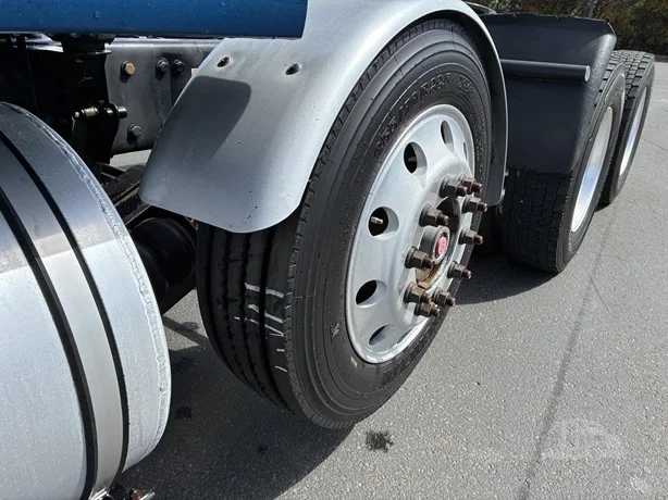 2019 Kenworth T680 - image 9