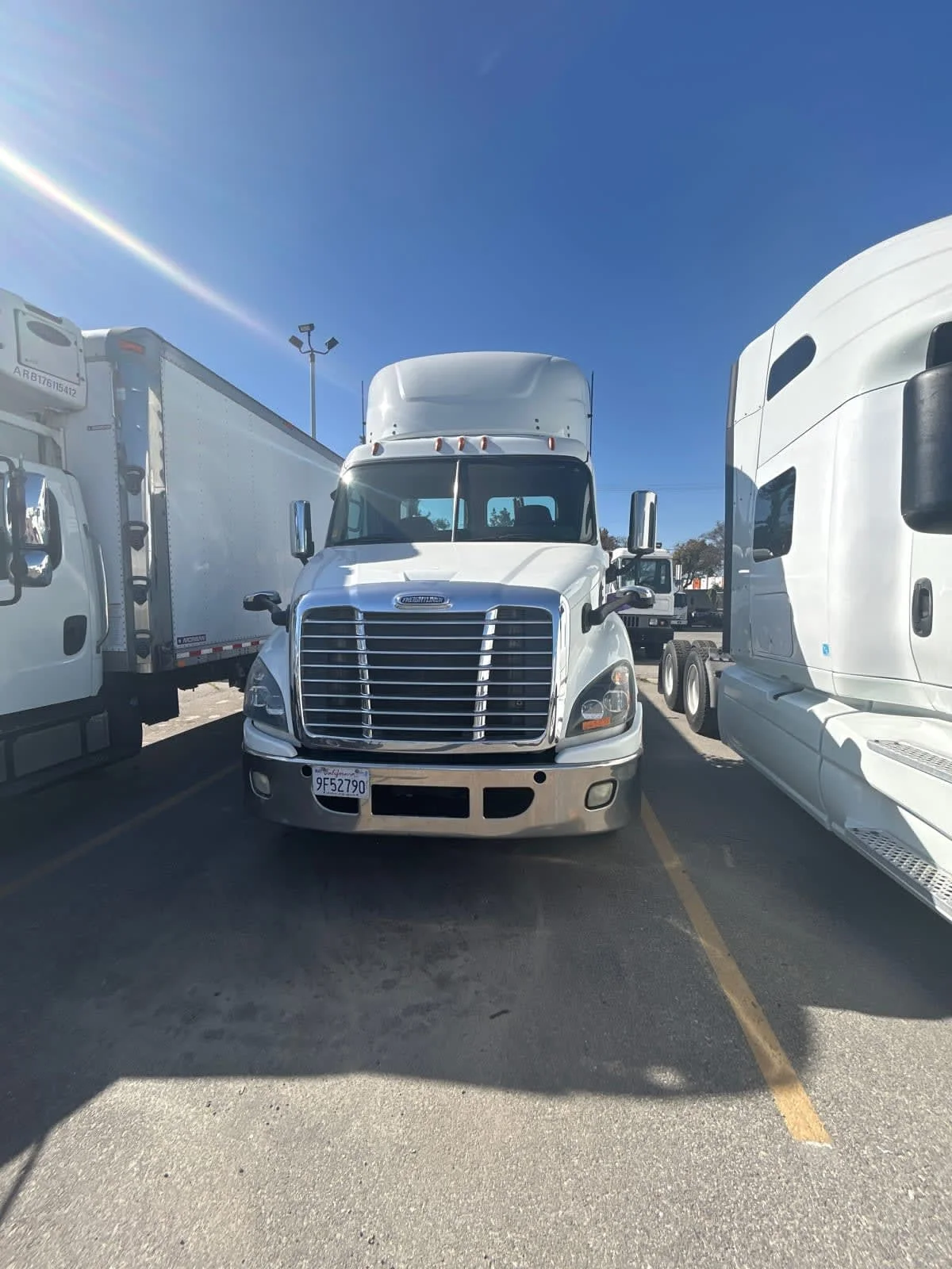 2017 Freightliner Cascadia - image 8