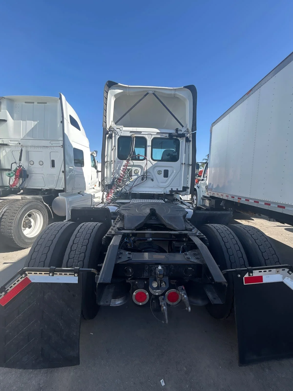 2017 Freightliner Cascadia - image 5