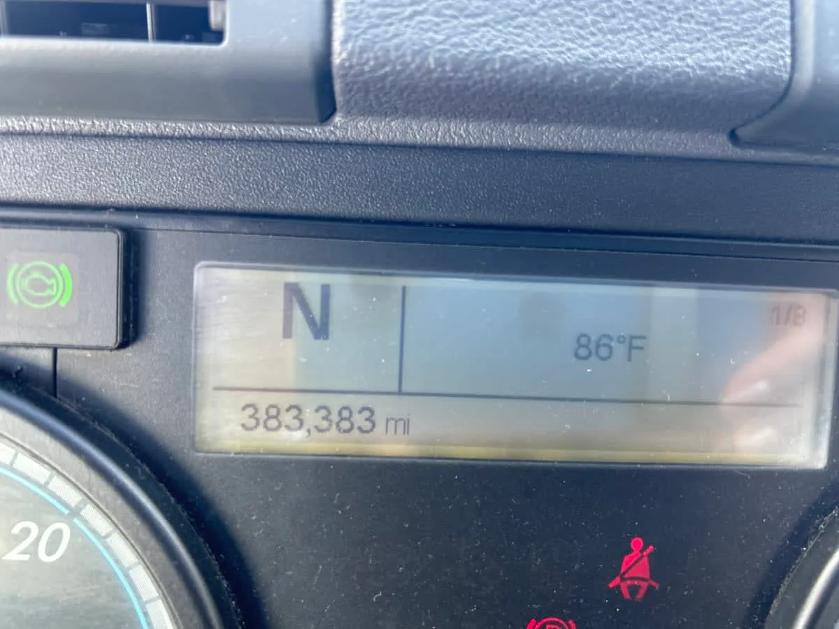 2017 Freightliner Cascadia - image 9