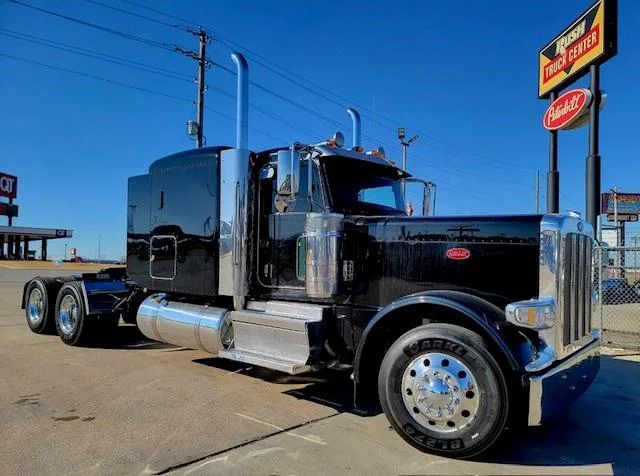 2022 Peterbilt 389 - image 5