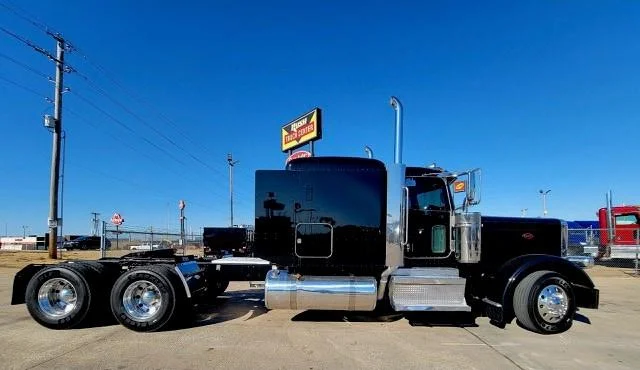 2022 Peterbilt 389 - image 8