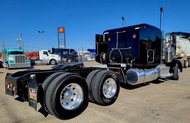 2022 Peterbilt 389 - image 9