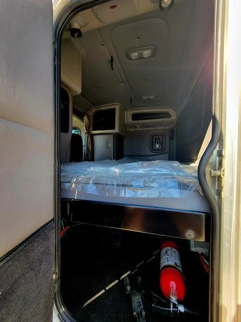 2022 Peterbilt 389 - image 20