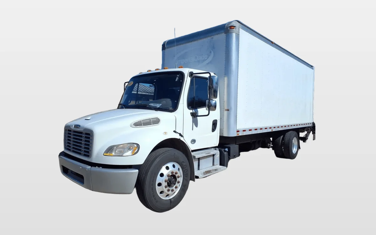 2018 Freightliner M2 106 - image 1