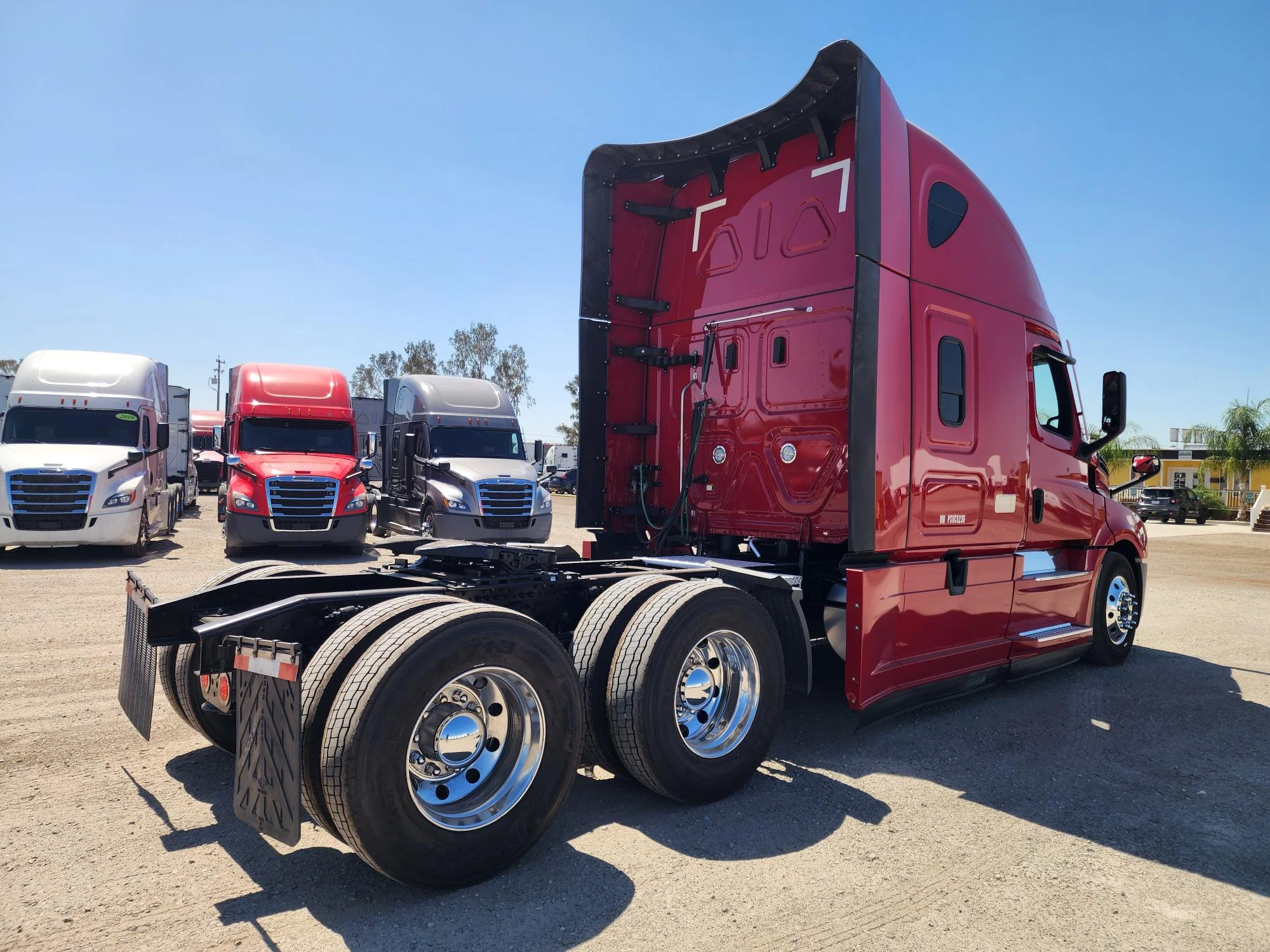 2023 Freightliner Cascadia in Fresno, CA — photo 7