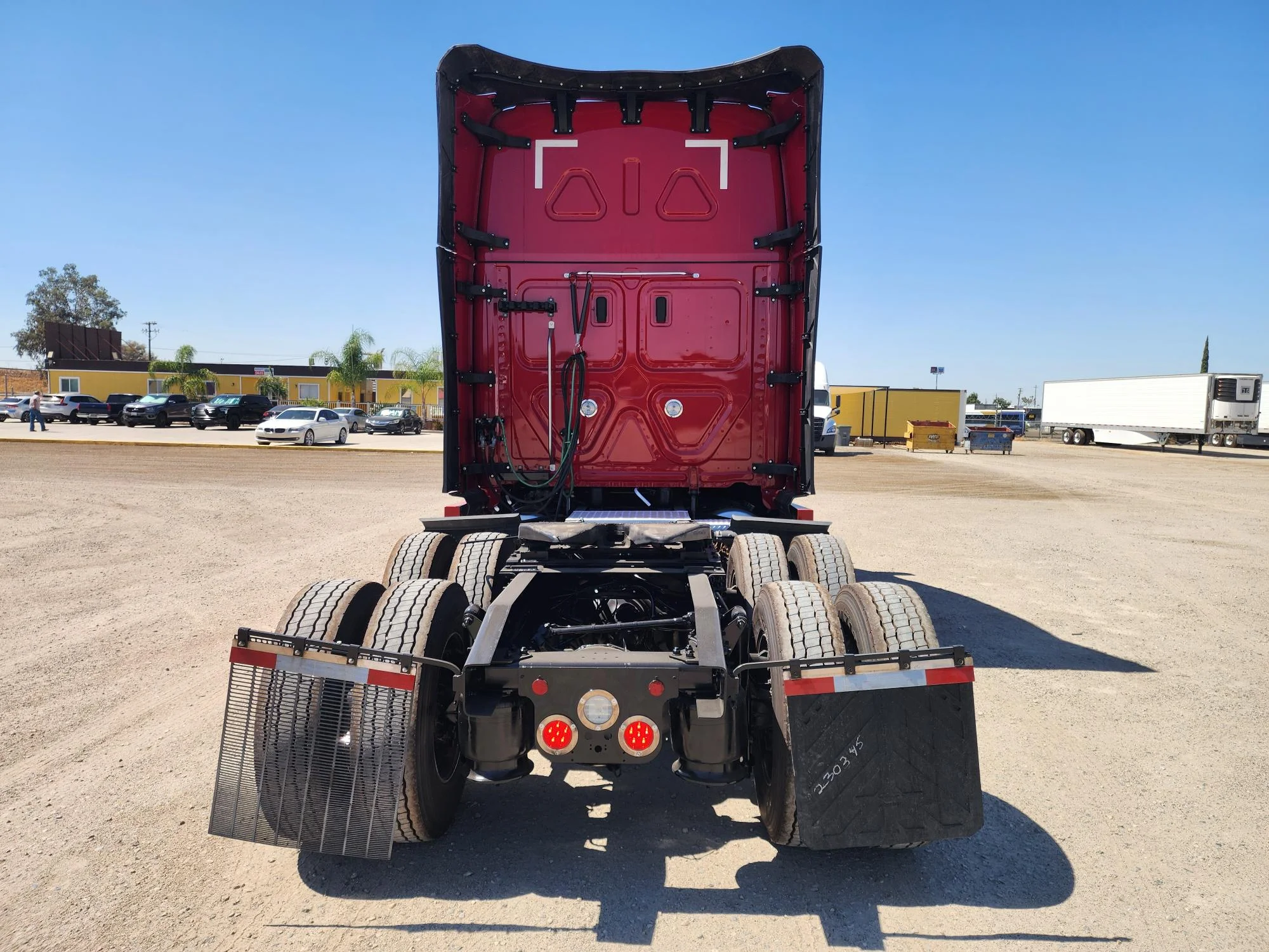2023 Freightliner Cascadia in Fresno, CA — photo 8