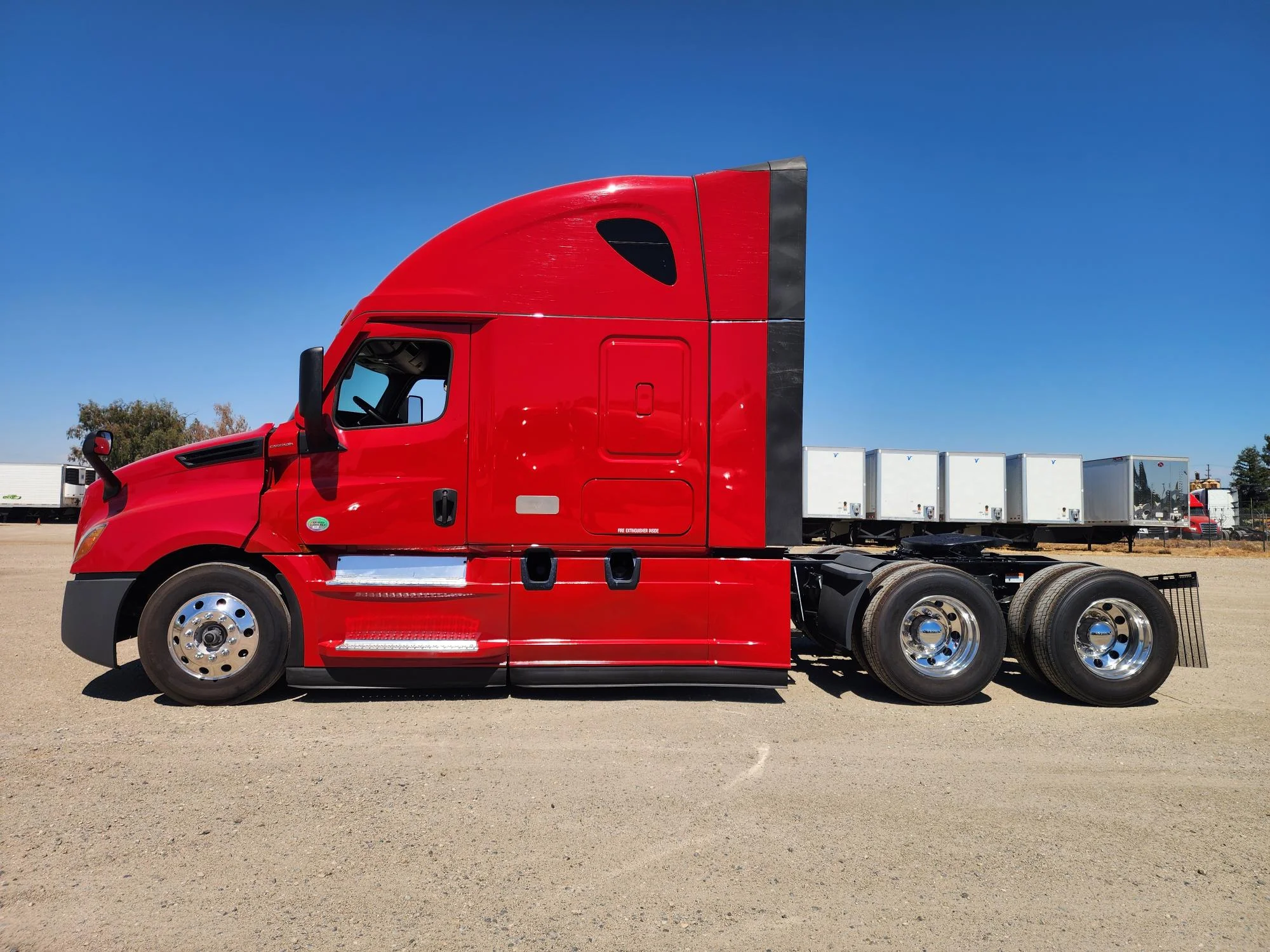 2023 Freightliner Cascadia in Fresno, CA — photo 10